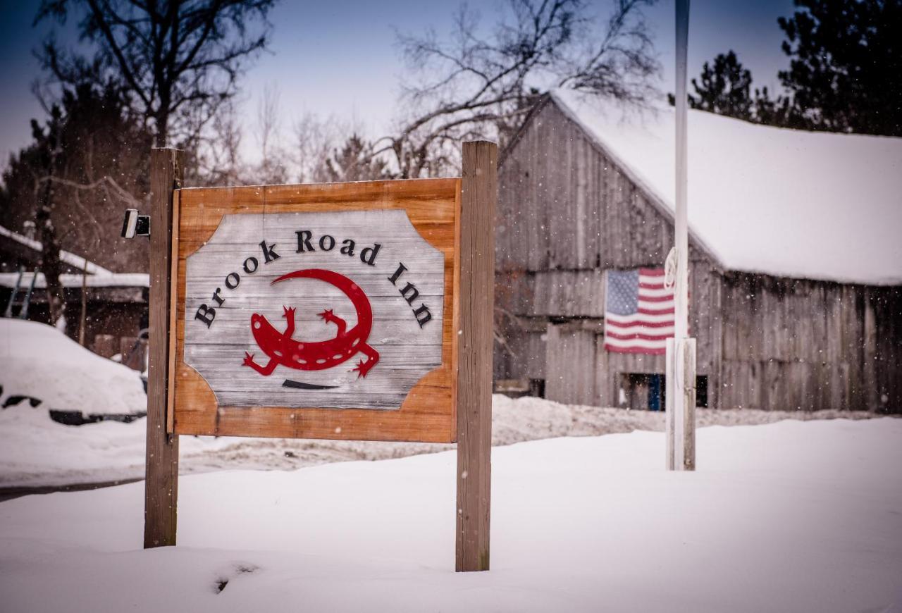 Brook Road Inn Goshen Eksteriør bilde