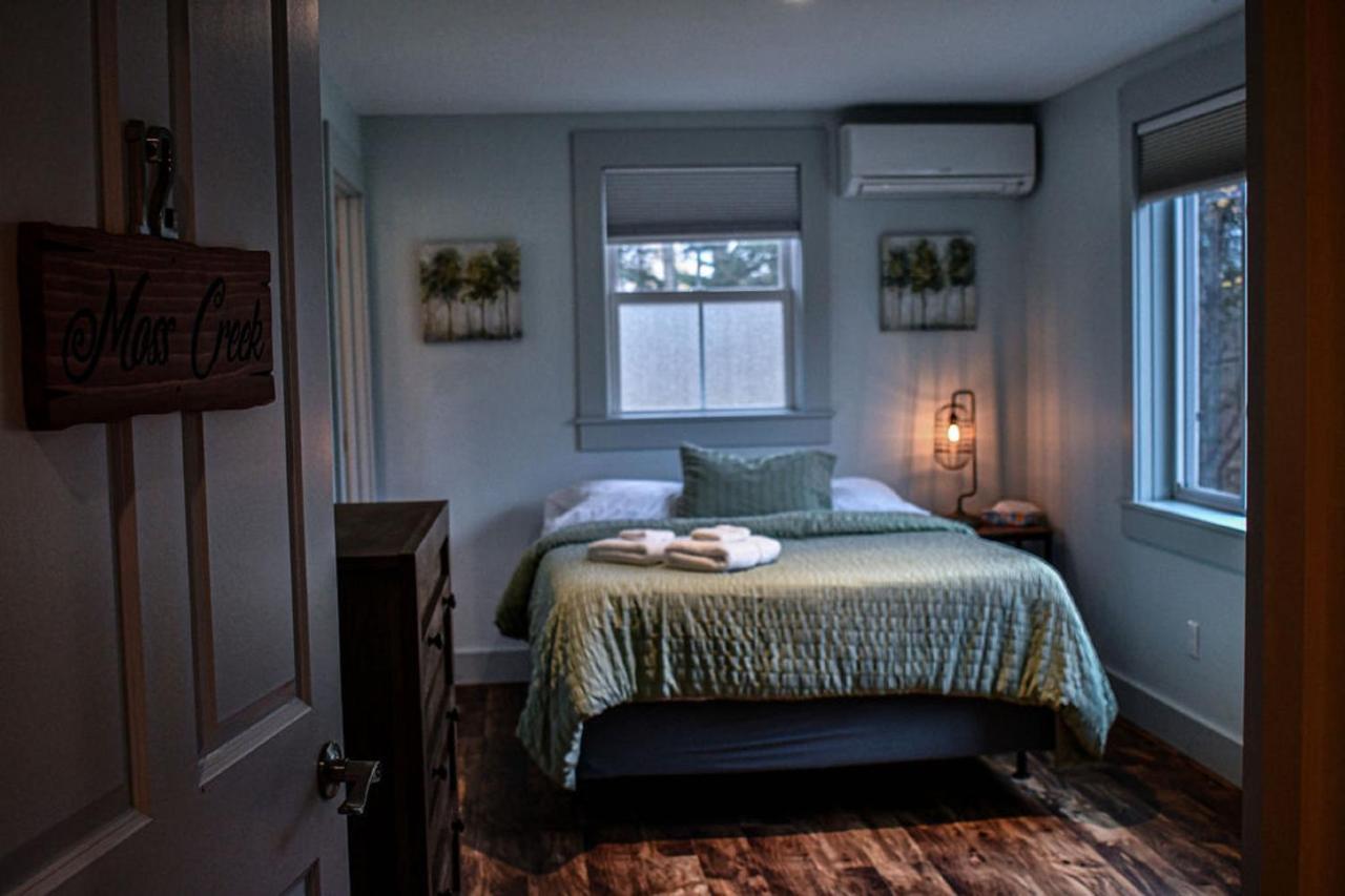 Brook Road Inn Goshen Eksteriør bilde